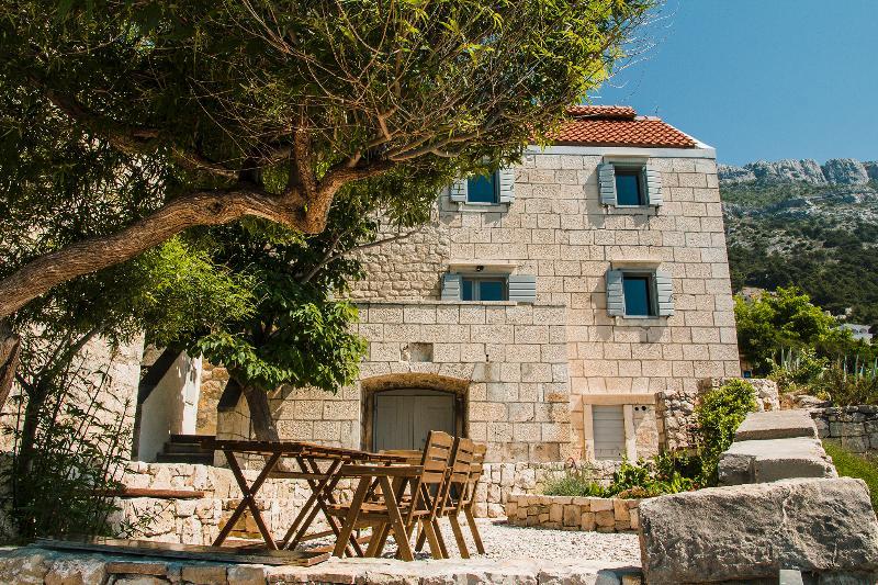 Stone Lady - Holiday Home Omiš Buitenkant foto